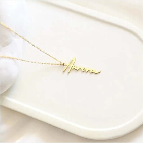 Customized Vertical Name Pendant Necklaces for Women - MUHAKA