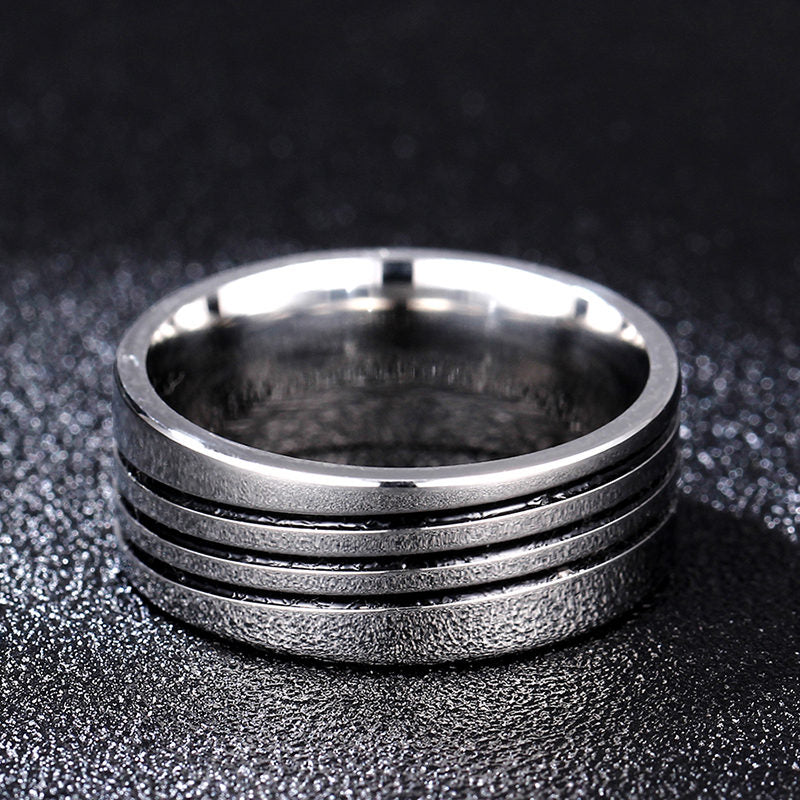 Titanium Triangle Engraved Ring - Geometric Elegance - MUHAKA