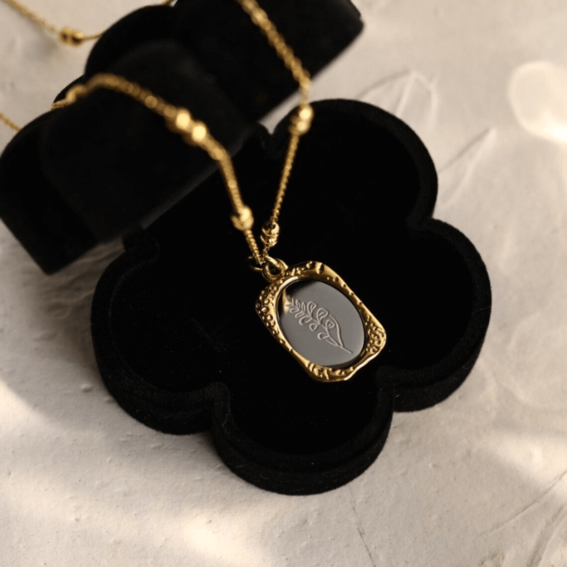 18K Gold Plated Black Birth Flower Necklace - MUHAKA