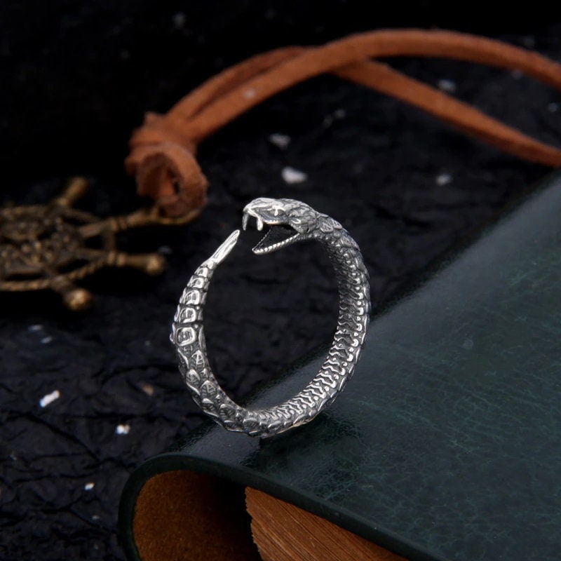 Viking Serpent Ring - MUHAKA